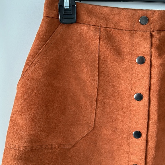 Twik tan mini skirt - Picture 2 of 6